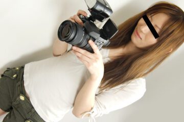 10musume 052725_01 天然むすめ 052725_01 AV業界で働く女性新人ADにイタズラ!