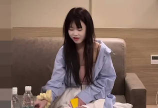 Today I Made An Appointment With A Part-Time Girl Who Came To Travel - Yu Zhihuan