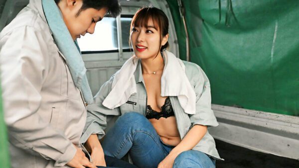 Uncensored HEZ-792 A delivery man on a rotating shift gets creampied
