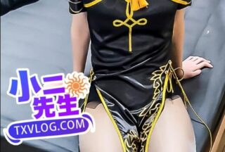 Black silk cheongsam little bitch is not enough