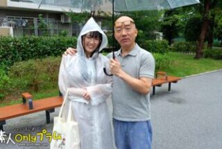 SLN-011 This girl’s bust is always hidden and is a 65 I cup. Swimming school instructor Yuuri, 21 years old, Yuuri Aise.