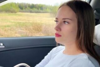 Russian girl is ready to suck her friend’s dick even in the car