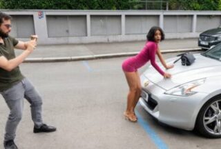 The mulatto fell for the dick of a rich macho and now gives a blowjob