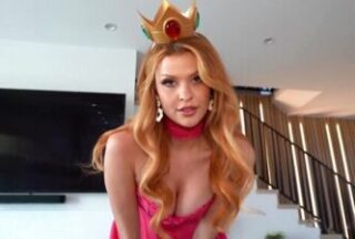 The red queen wanted to ride a big dick today