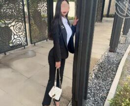 My long-legged saleswoman and I squirted all night long, inside and out, all at once