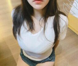 My sister-in-law with big breasts and big butt held my genitals in her crotch