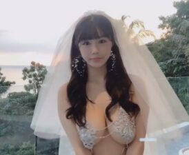 Squirting B.LOOD temptation, busty goddess, large scale, wedding dress, chain T-pants, Zhu Keer