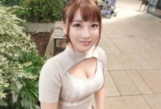 SIRO-5435 Height 148cm! A petite beauty who looks like the three You●uber Ma●na appears! She prefers older men to handsome men! She likes it inside and out! She likes the shaved pussy from behind