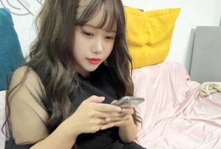 Asshole Aunt Squirts Pees On Nephew’S Face