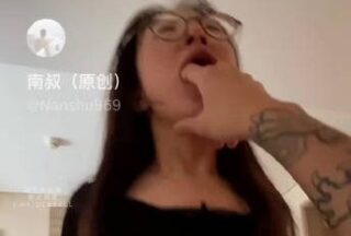 Black Stockings And Hips – Uncle Nan