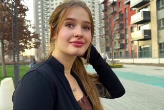 Offered A Russian Bitch And She Agreed To Suck Him