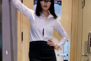 Stop playing games and play with black silk queen – gentle beast