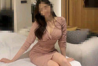 My sister-in-law, who was lying on the bed, stepped back in fear. I couldn’t help but go up and fucked her.