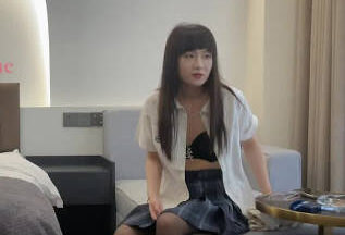 I spent 3000 to date a gentle and obedient girl-Hong Qi