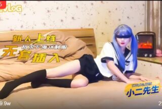 Newbie’s first time online, please take care of me. Beautiful legs with good temperament. The first time of the queen’s JK uniform oral sex without condom insertion