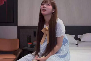 The first cute dead fish girl I dated today cried out in pain before I even put it in – Cao Changqing