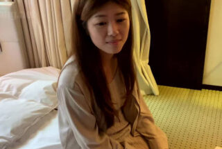 Pure and plain wife husband has been working abroad for many years and has not had sex for a long time-Nanju