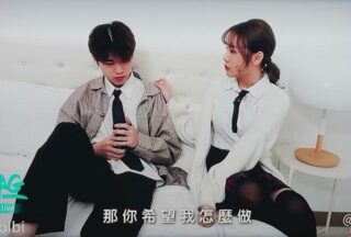 Nana uses her body to solve the problem of female students cheating together