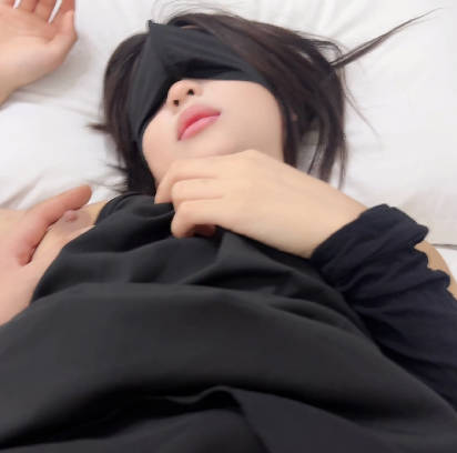 Sweet and beautiful girl’s first training