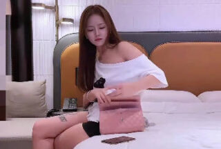 I met up with a hostess today; she’s very sensitive, juicy, and has an alluring voice – 7BOSS