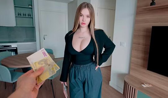 The Girl Showed Off Her Big Tits And Gave A Blowjob For Money.