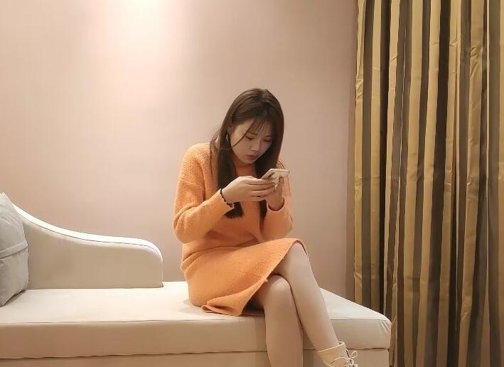 A high-class prostitute with terrible service (12-26)