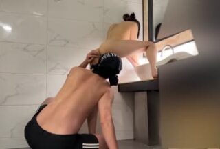 A young woman who enjoys fitness was too tired and received a full-body massage before being penetrated.