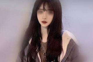 I ejaculated without a condom in the women’s restroom of a 4S store; my first love gave me oral sex again in the stairwell of her apartment building.