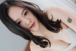 The female pictorial guide an9-079 features a D-cup mukbang YouTuber who is also a pervert with extraordinary oral sex skills, reaching the ultimate orgasm.