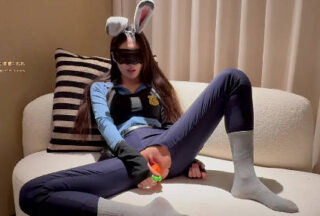 Officer Judy the rabbit is being attacked – Bibi