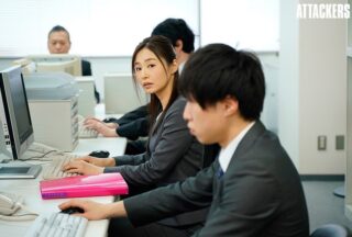 ADN-305 I Stayed At My Female Boss’s House After Missing The Train Even