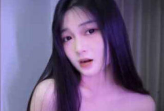 The interior features a younger sister exposed outdoors – Xiao Bao’er