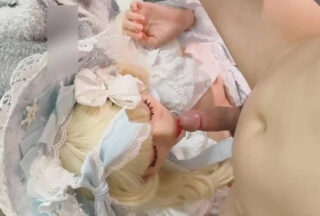 Lustful contrast: A beautiful young girl’s coming-of-age ceremony, Lolita style, cute light wedding dress, Japanese Lolita white stockings, adorable and obedient girl taking the initiative, calling for daddy while being fucked.