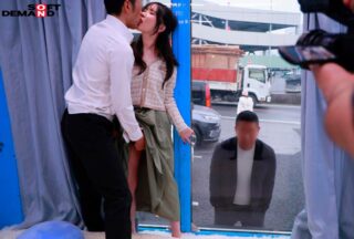 Uncensored SDMM-231 Magic Mirror Bus: “”It’s Okay If You Come With Your Spouse!”” They Ask And She Tries The Popular Quick Massage For The First Time! With Her Beloved Husband Only 30cm Away Through The Mirror The More She Tries To Hold Back Her Moans The More She Feels Pleasure… A Real Housewife Can’t Hold Back And Has An Affair Under Her Skirt.”