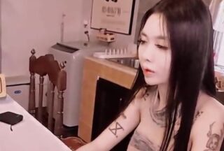 Banana Show xjx690, a promiscuous girl who loves to give bad reviews, was raped by a food delivery driver.