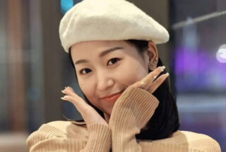 A married Chinese language teacher at a university in Xiamen was accused of having an extramarital affair, engaging in oral sex, breast sex, and unprotected sex with students’ parents, resulting in unprotected ejaculation.